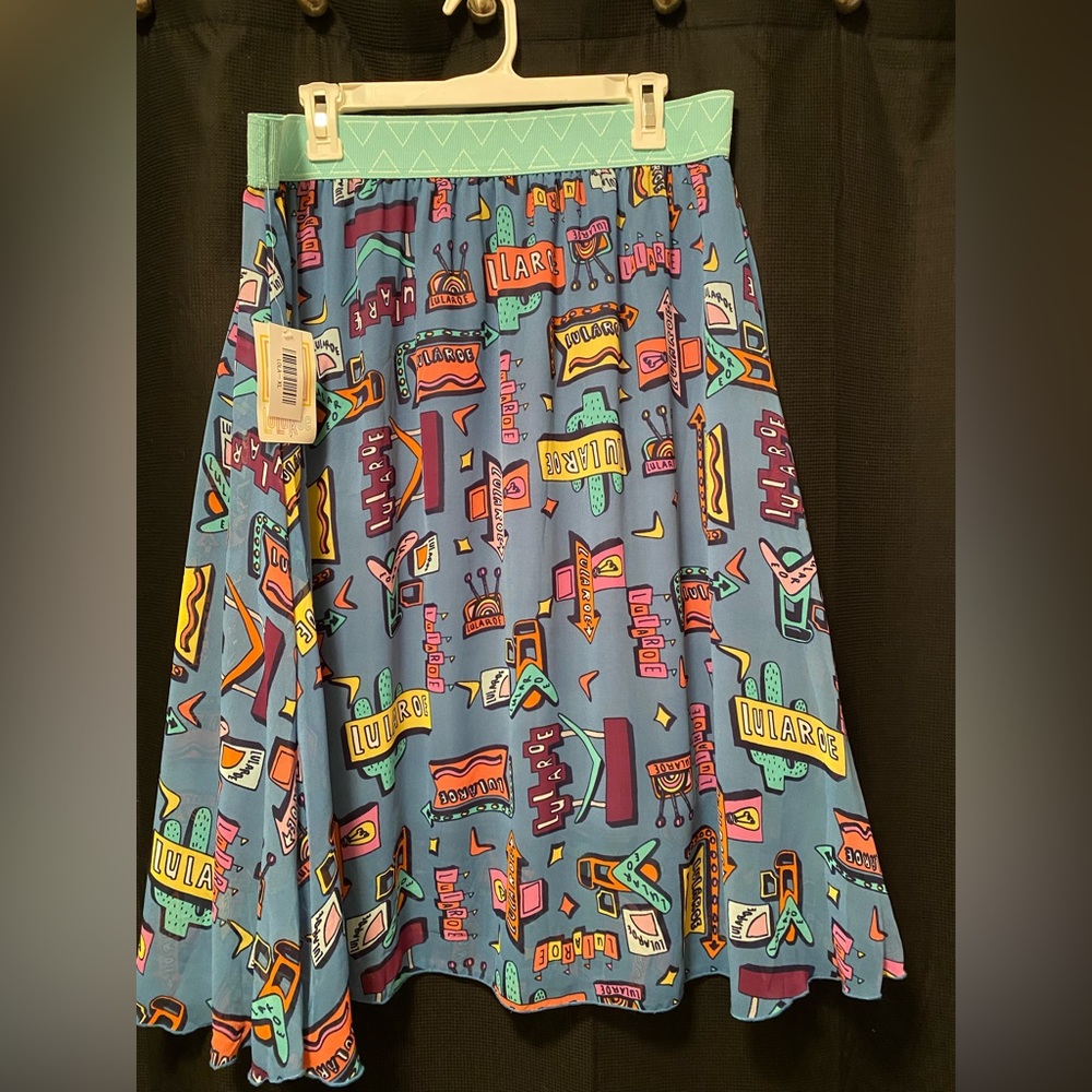 XL Print with old timey signs all over LOLA LuLaRoe Skirt